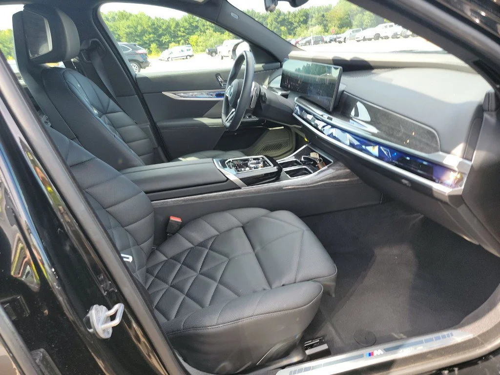 Used 2025 Black BMW 740i xDrive image 14