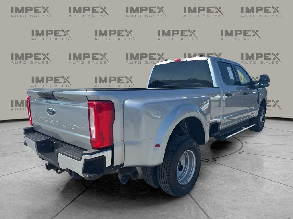 Used 2024 Silver Ford XLT image 5