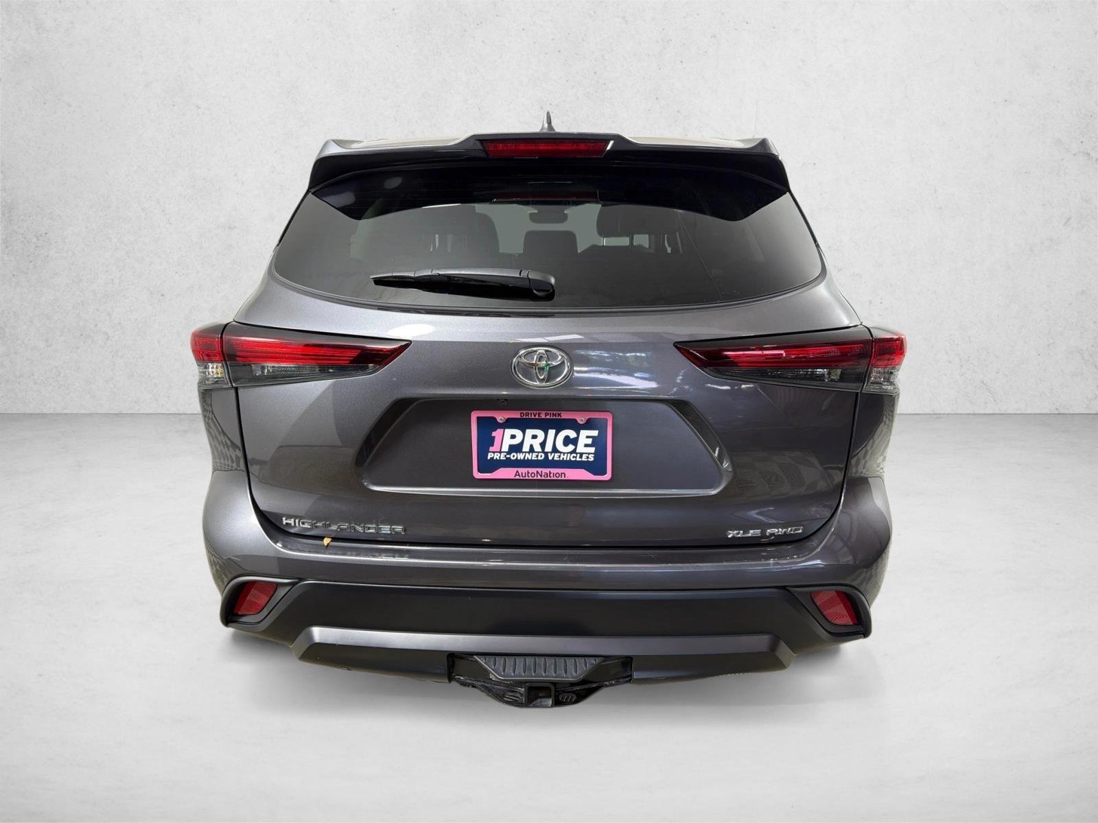 Used 2025 Magnetic Gray Metallic Toyota XLE image 5