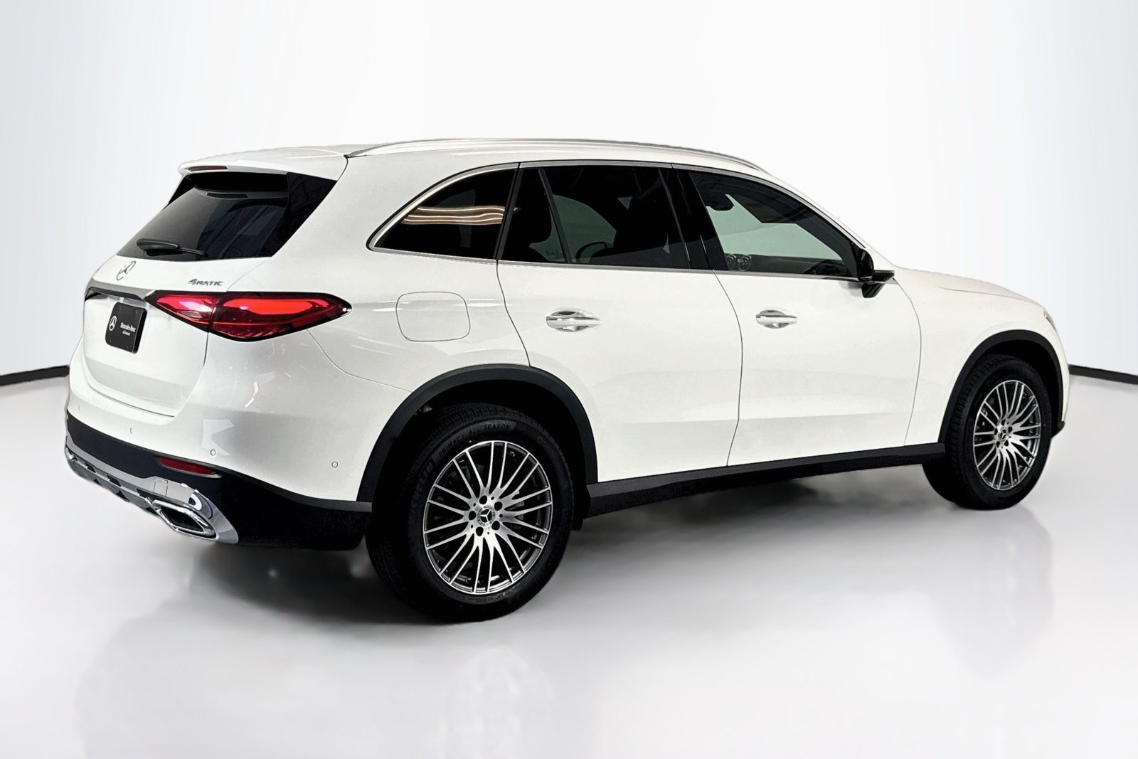 New 2026 Polar White Mercedes-Benz GLC 300 image 5