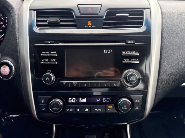 Used 2014 Black Nissan 2.5 SV image 20
