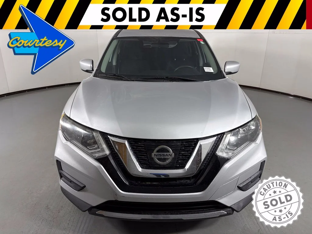 Used 2017 Silver Nissan S image 3