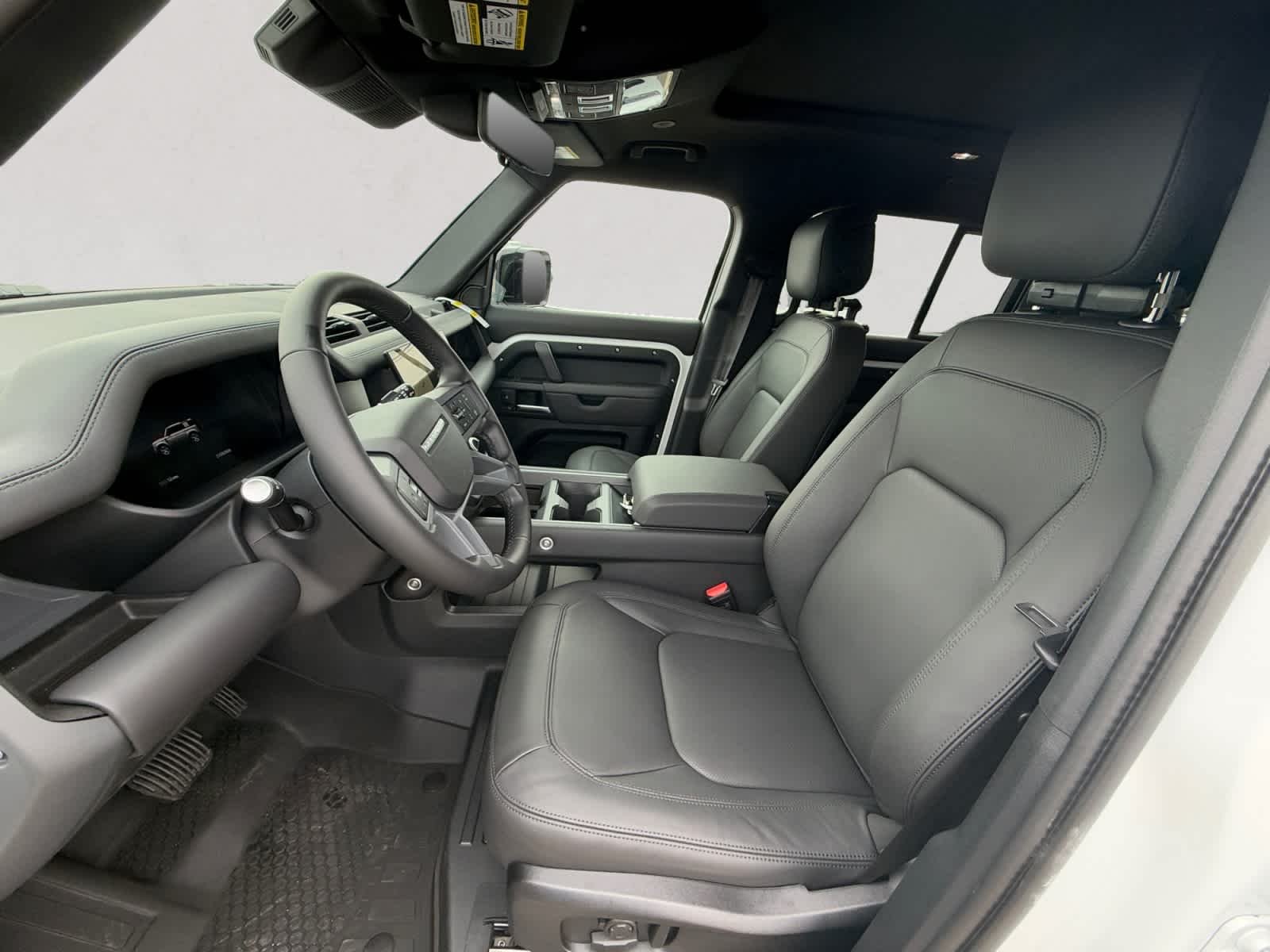 New 2026 Fuji White Land Rover X-Dynamic SE image 9