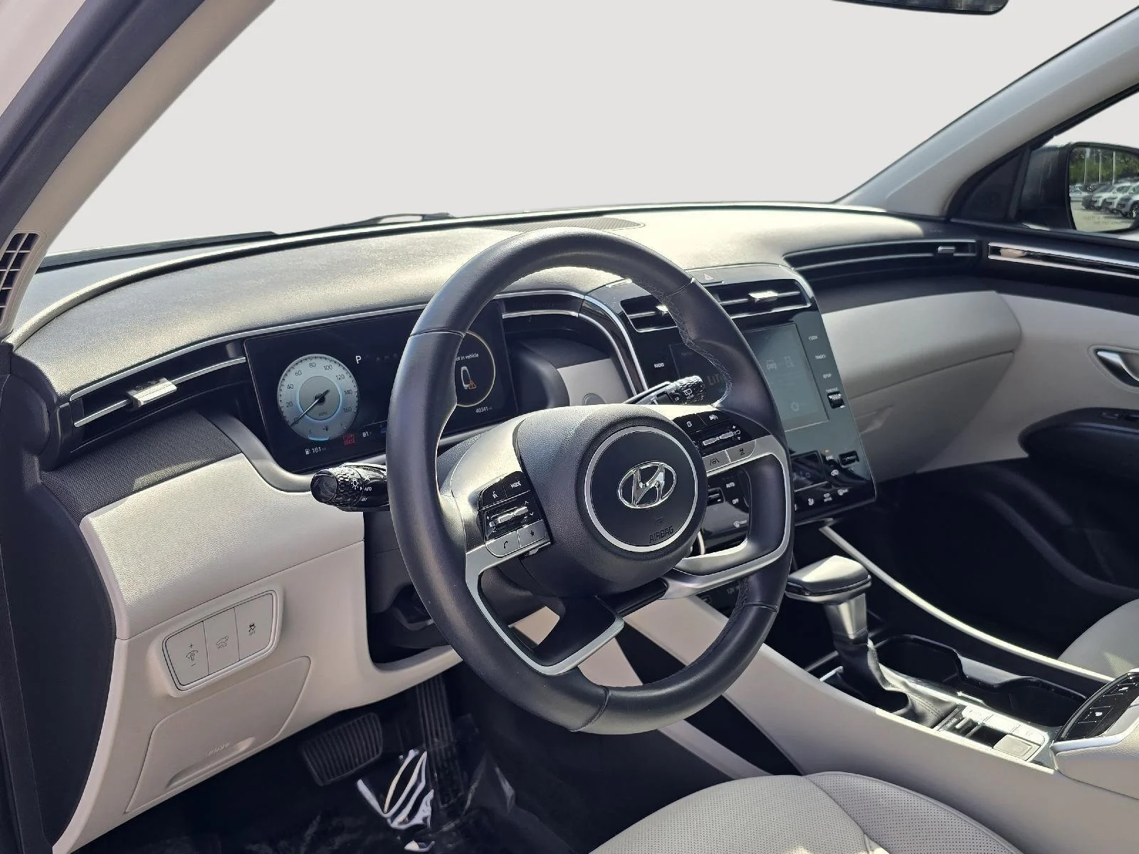 Used 2023 White Hyundai SEL image 7