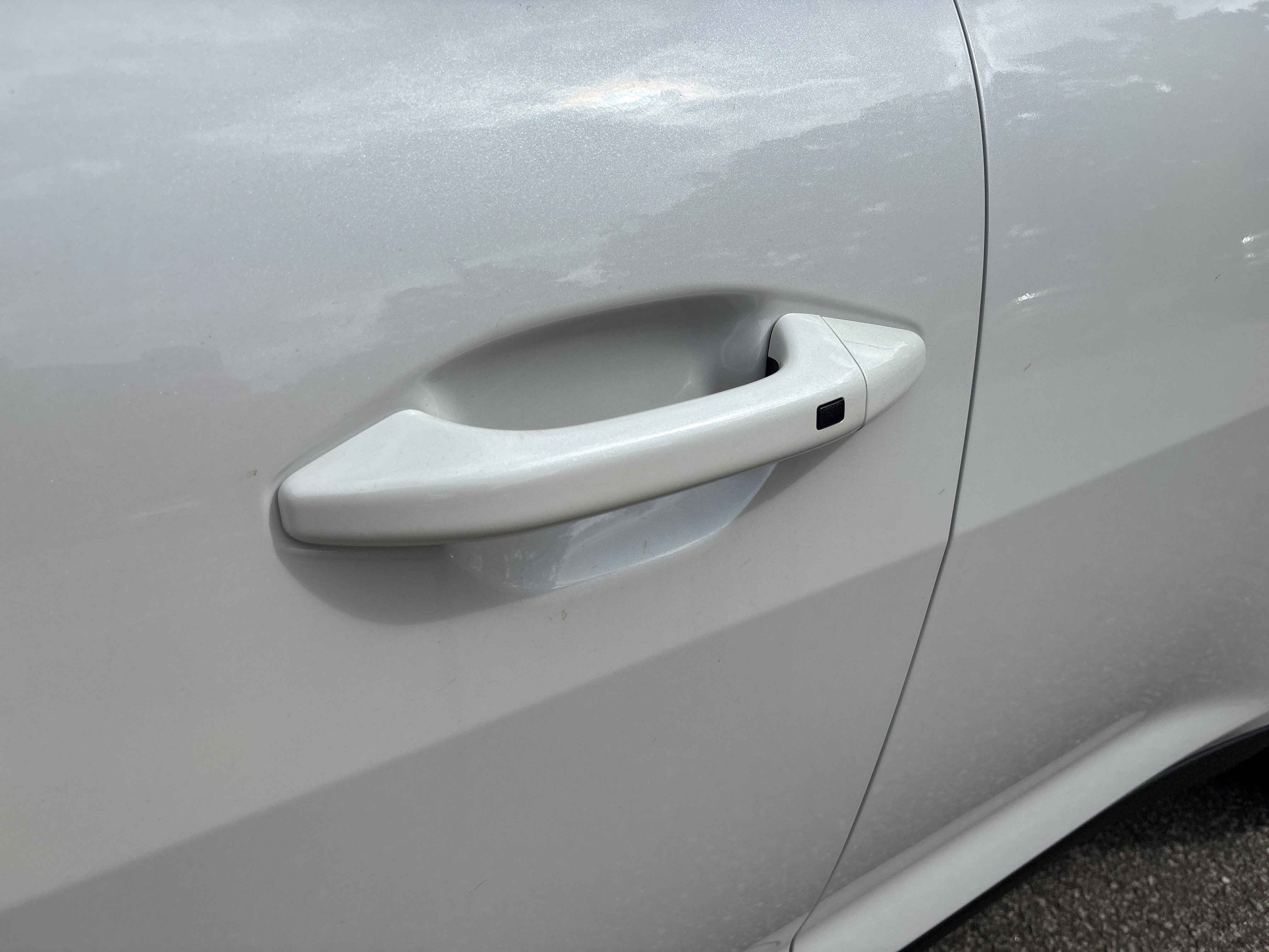 New 2026 Snow White Pearl Kia LXS image 30