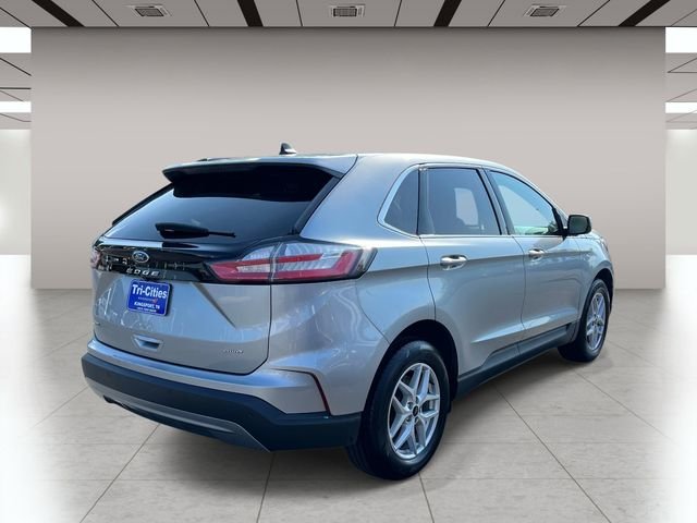 Used 2024 Silver Ford SEL image 3