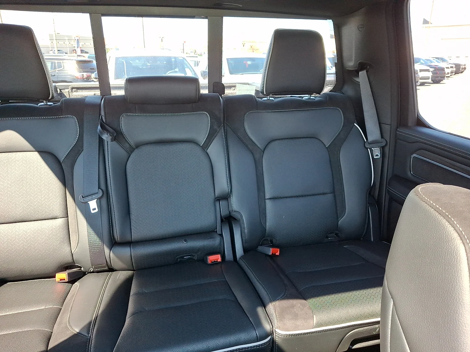 New 2026 Diamond Black Crystal Pearl-Coat Exterior Paint RAM Laramie image 15