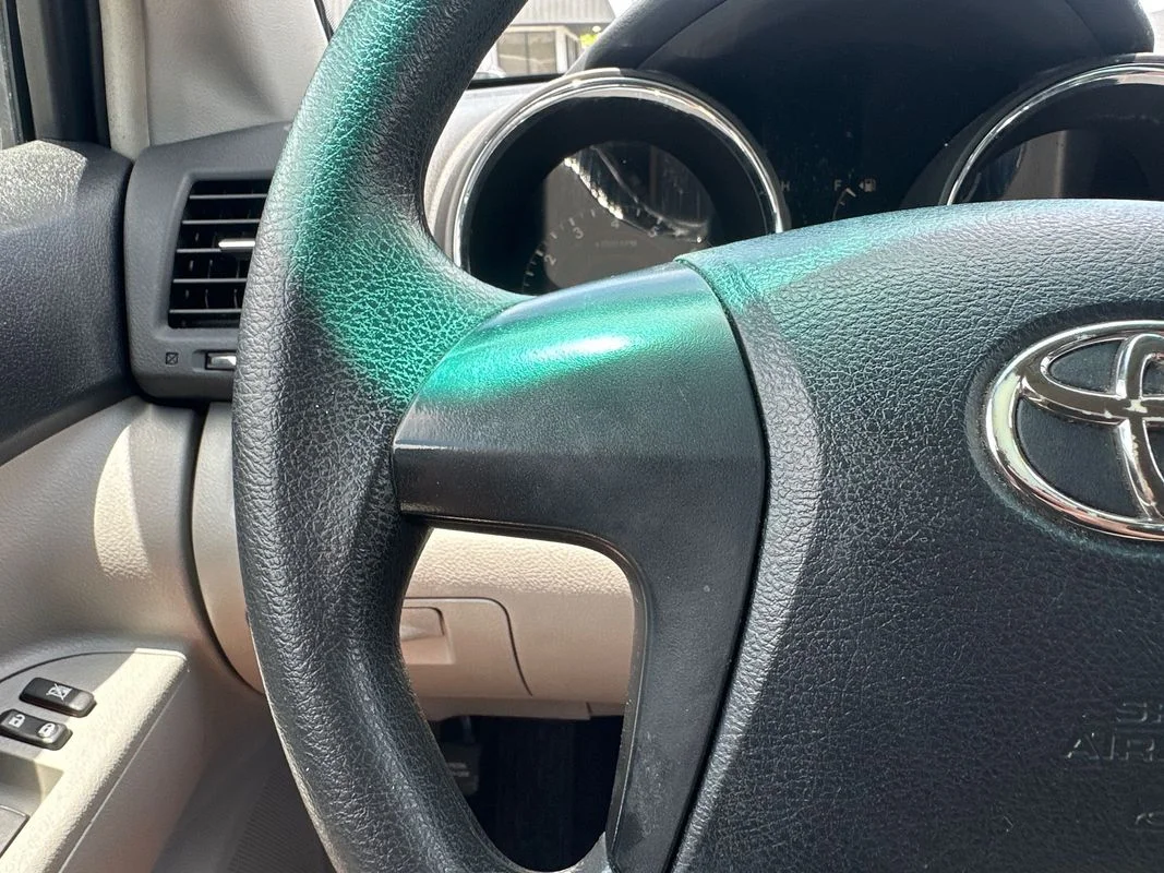 Used 2011  Toyota Base V6 image 16