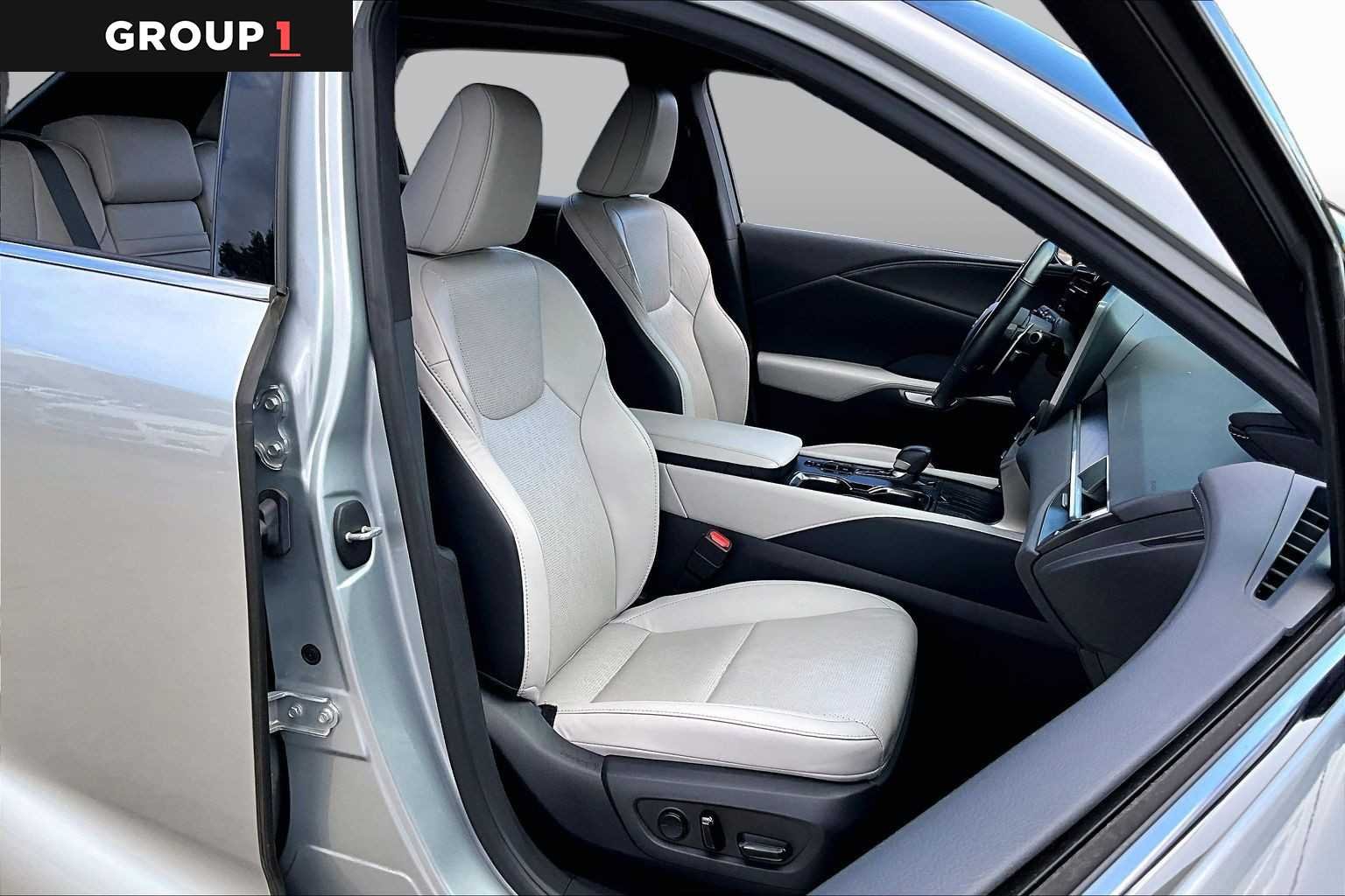 Used 2023 Iridium Lexus Premium Plus image 8