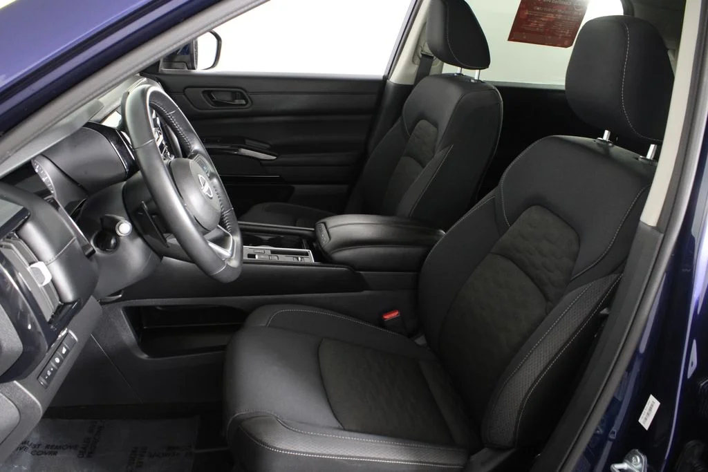2025 Nissan Pathfinder SV - Photo 21