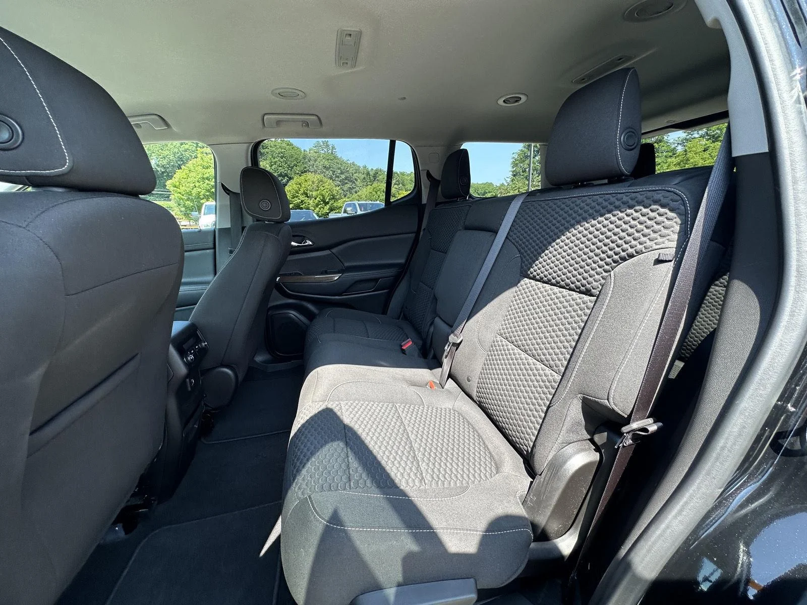 Used 2019 Ebony Twilight Metallic GMC SLE image 11