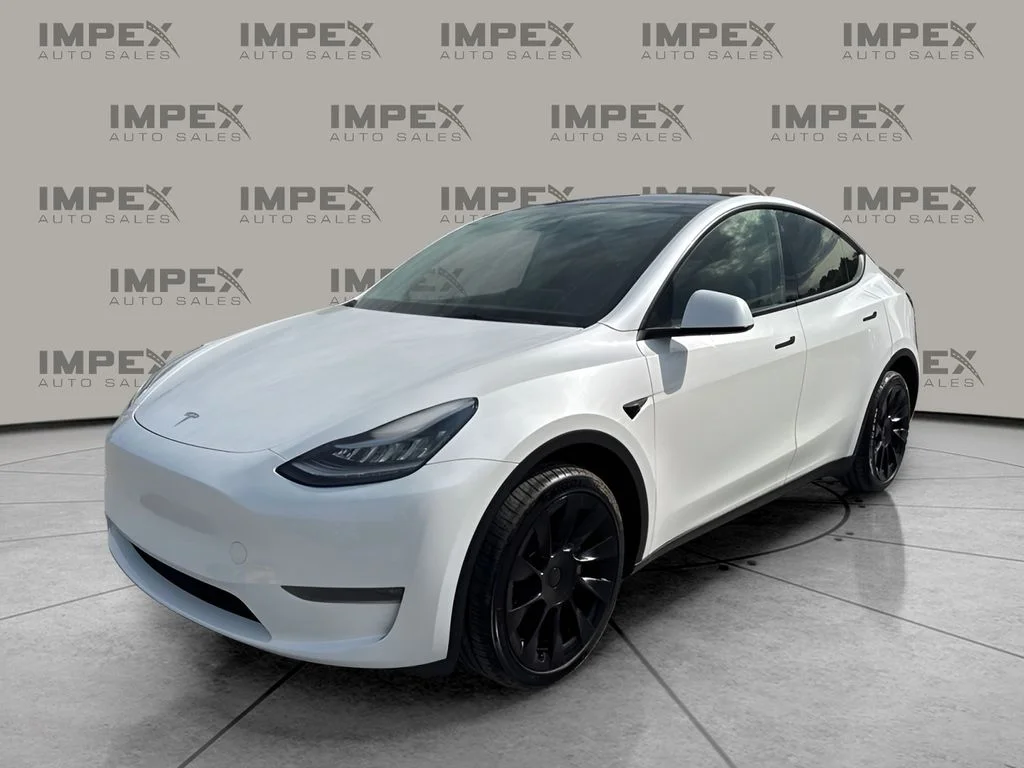 Used 2023 White Tesla Long Range image 1