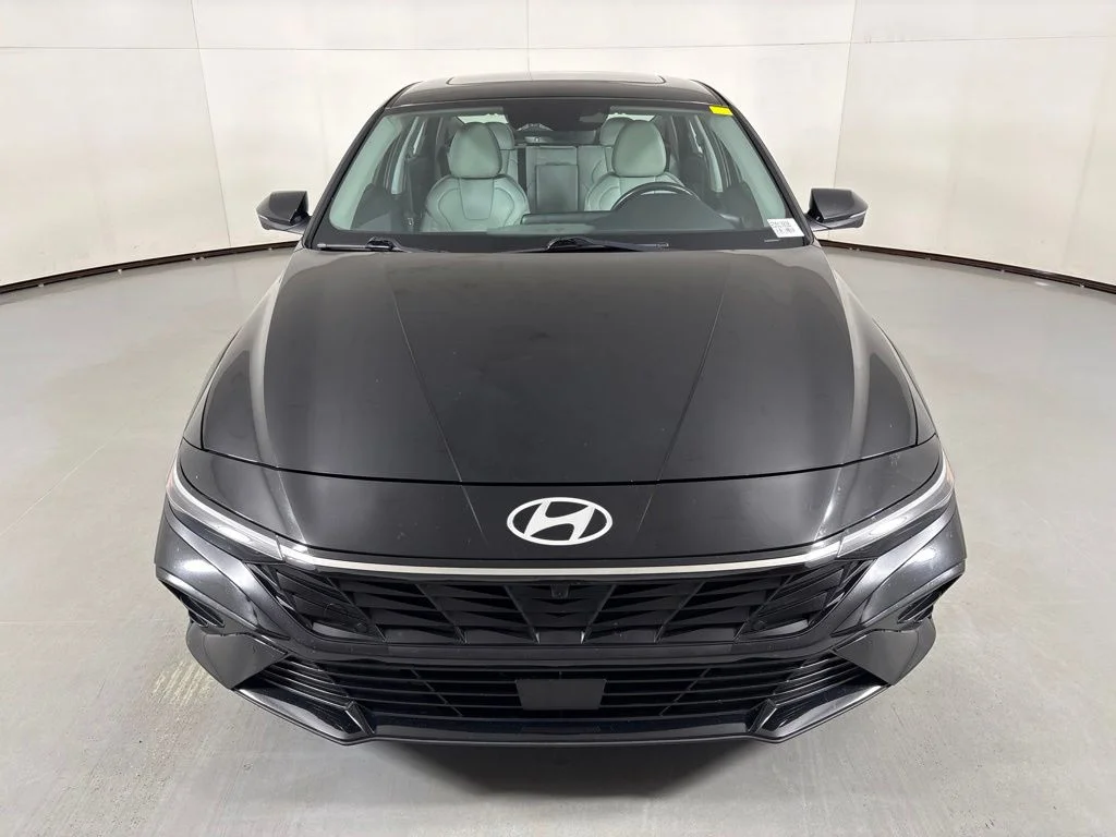 Used 2024 Black Hyundai Limited image 3