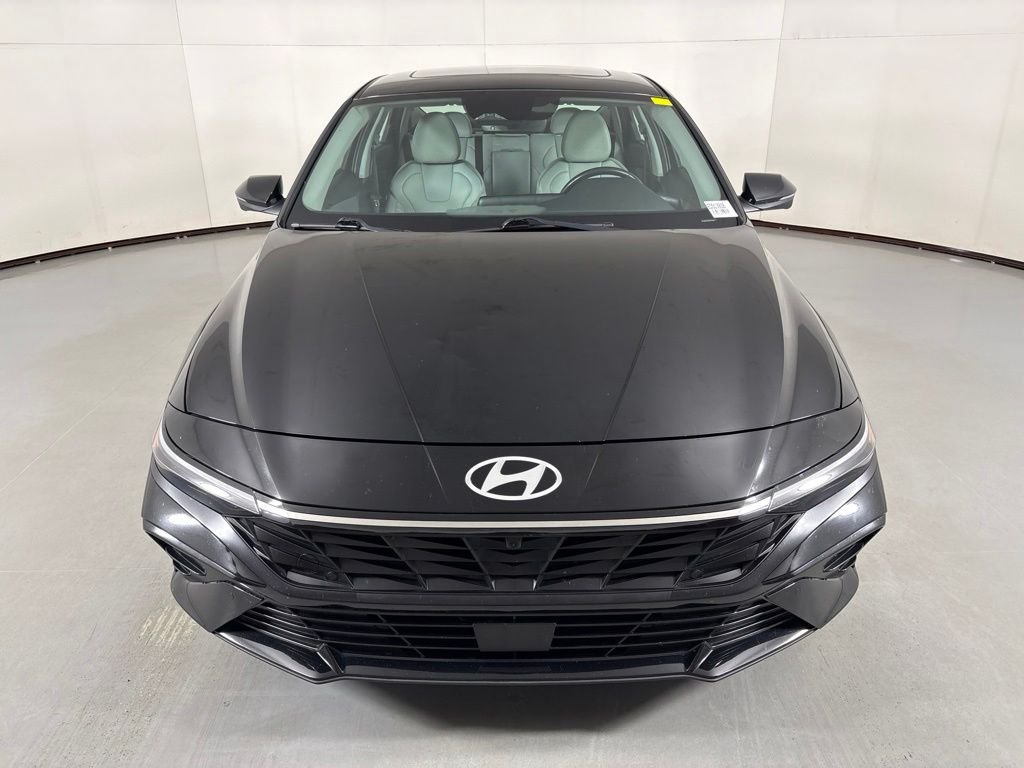 Used 2024 Black Hyundai Limited image 3