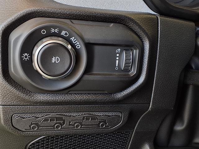 2025 Jeep Wrangler 4-Door Willys - Photo 13