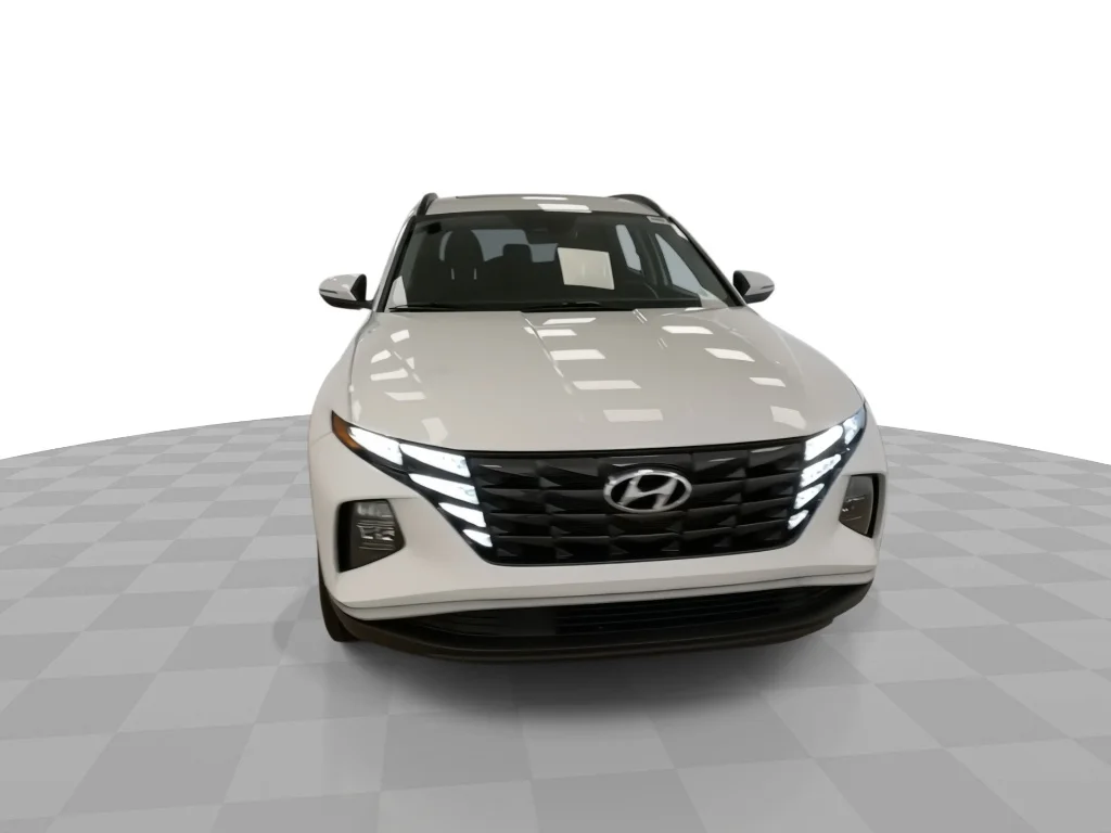 Used 2022 Quartz White Hyundai SEL image 4