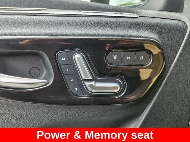 Used 2019  Mercedes-Benz Standard Roof V6 image 5