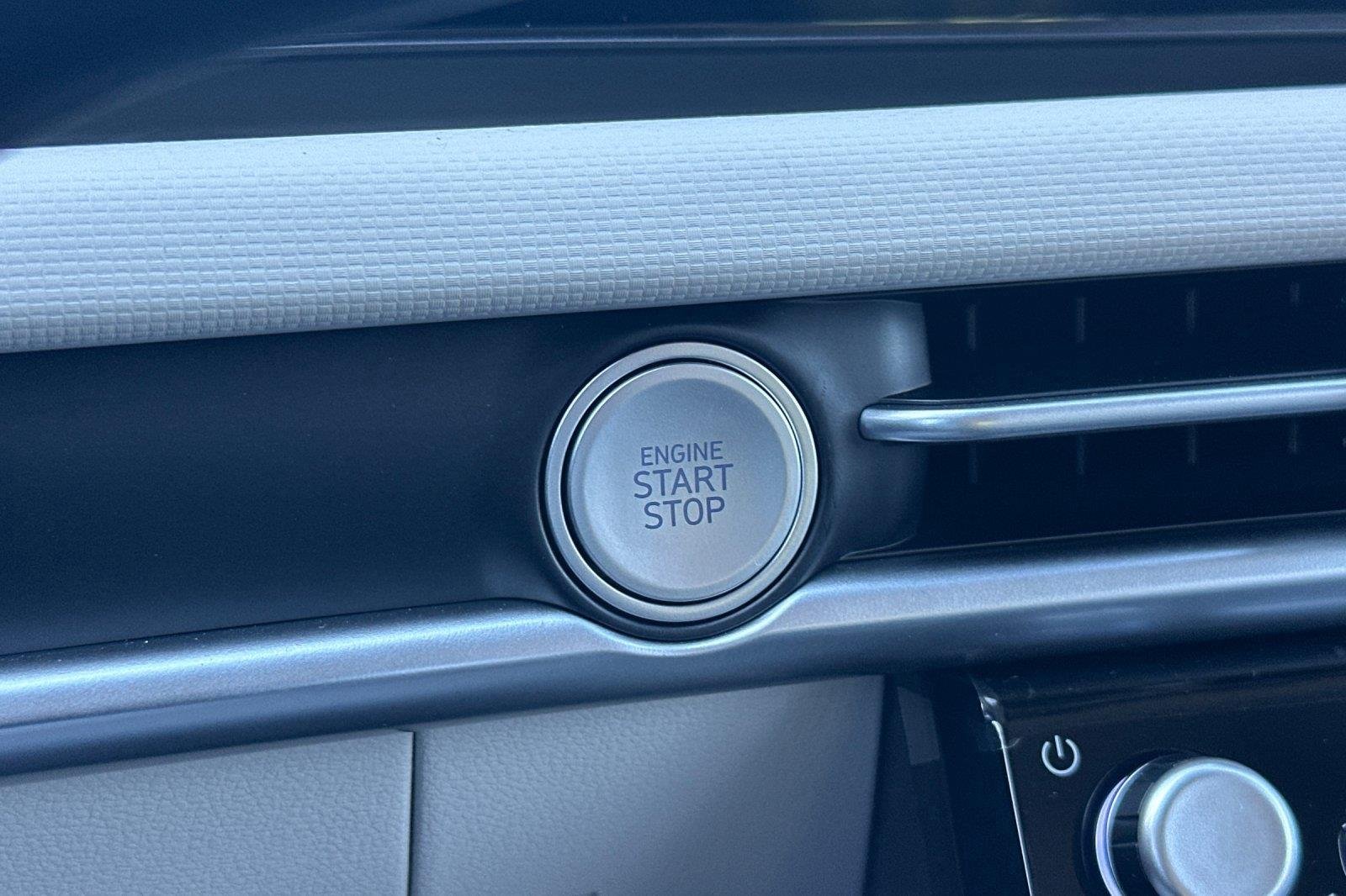 New 2026 Shimmering Silver Hyundai SE image 22