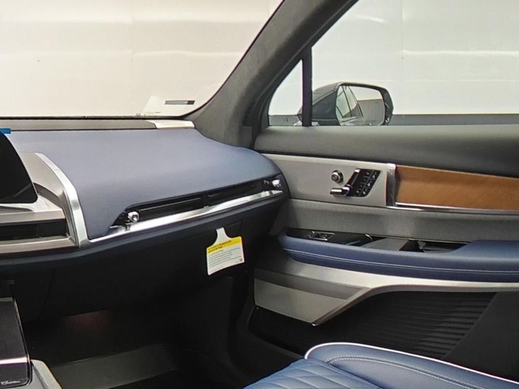 2026 Cadillac VISTIQ Premium Luxury - Photo 11