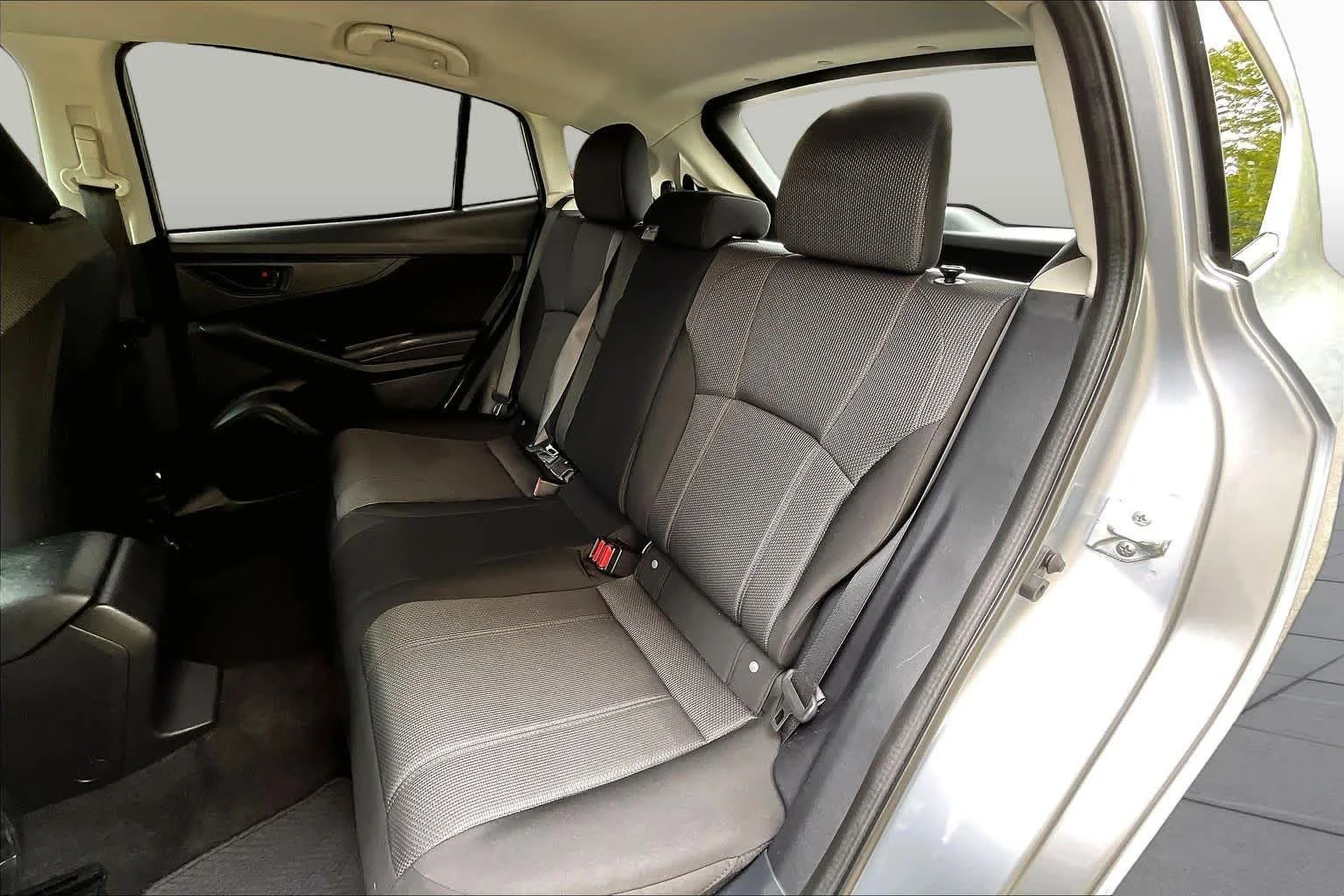 Used 2022 Ice Silver Metallic Subaru  image 20