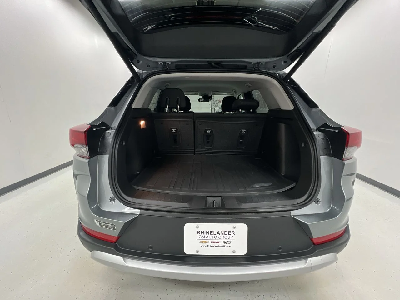 New 2026 Sterling Gray Metallic Chevrolet LT image 81