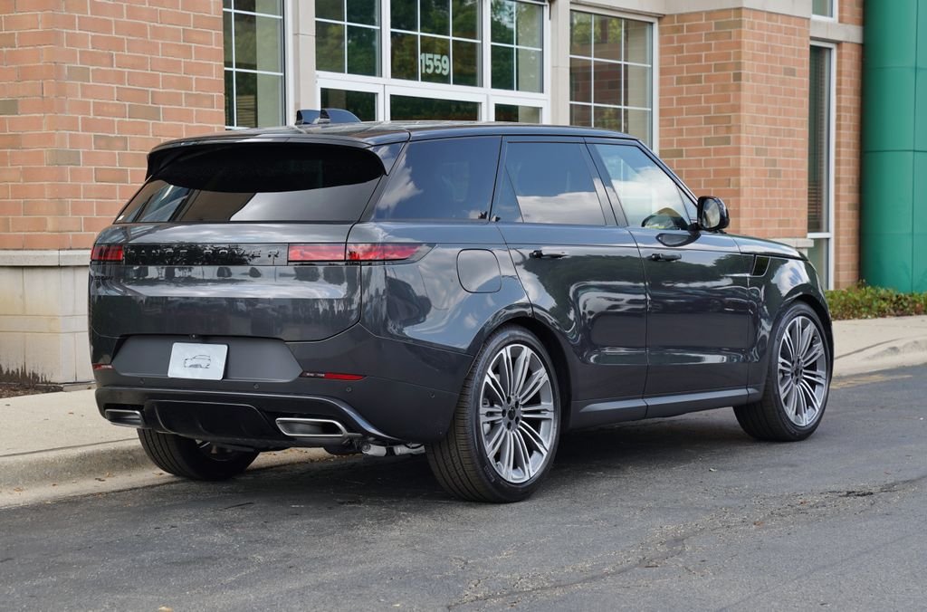 New 2026 Carpathian Grey Land Rover SE image 6