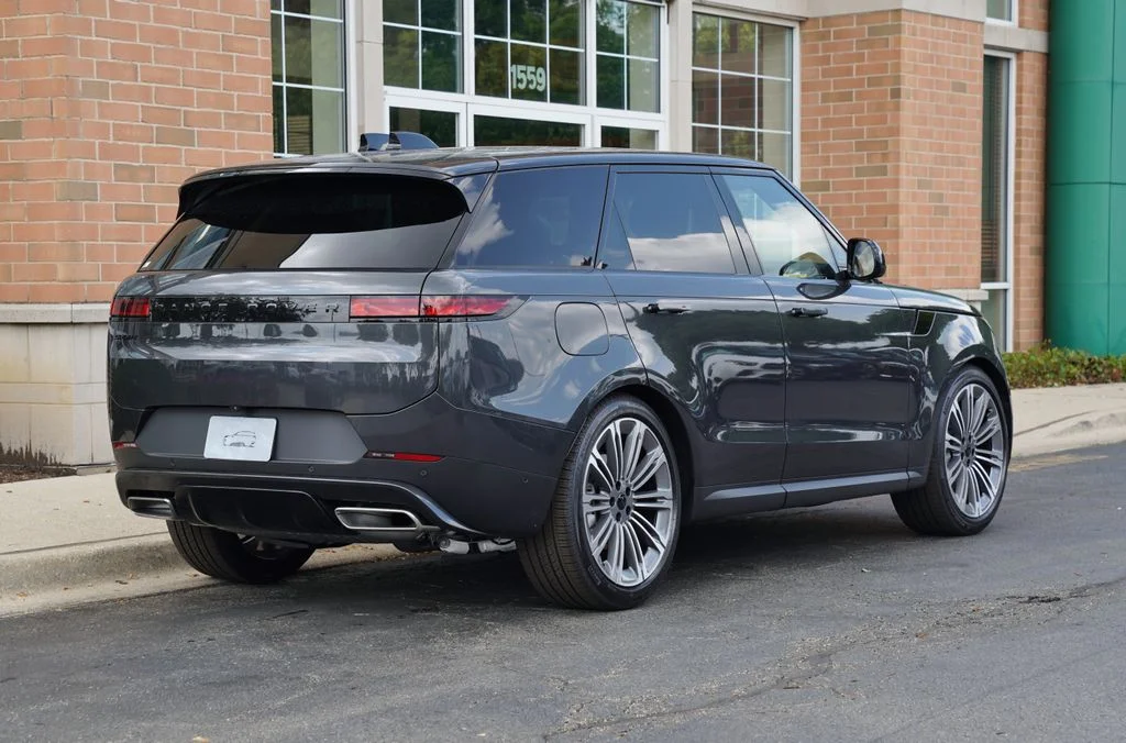 New 2026 Carpathian Grey Land Rover SE image 6