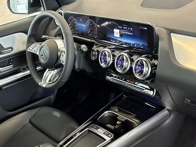 Used 2026 Gray Mercedes-Benz GLA 250 image 28