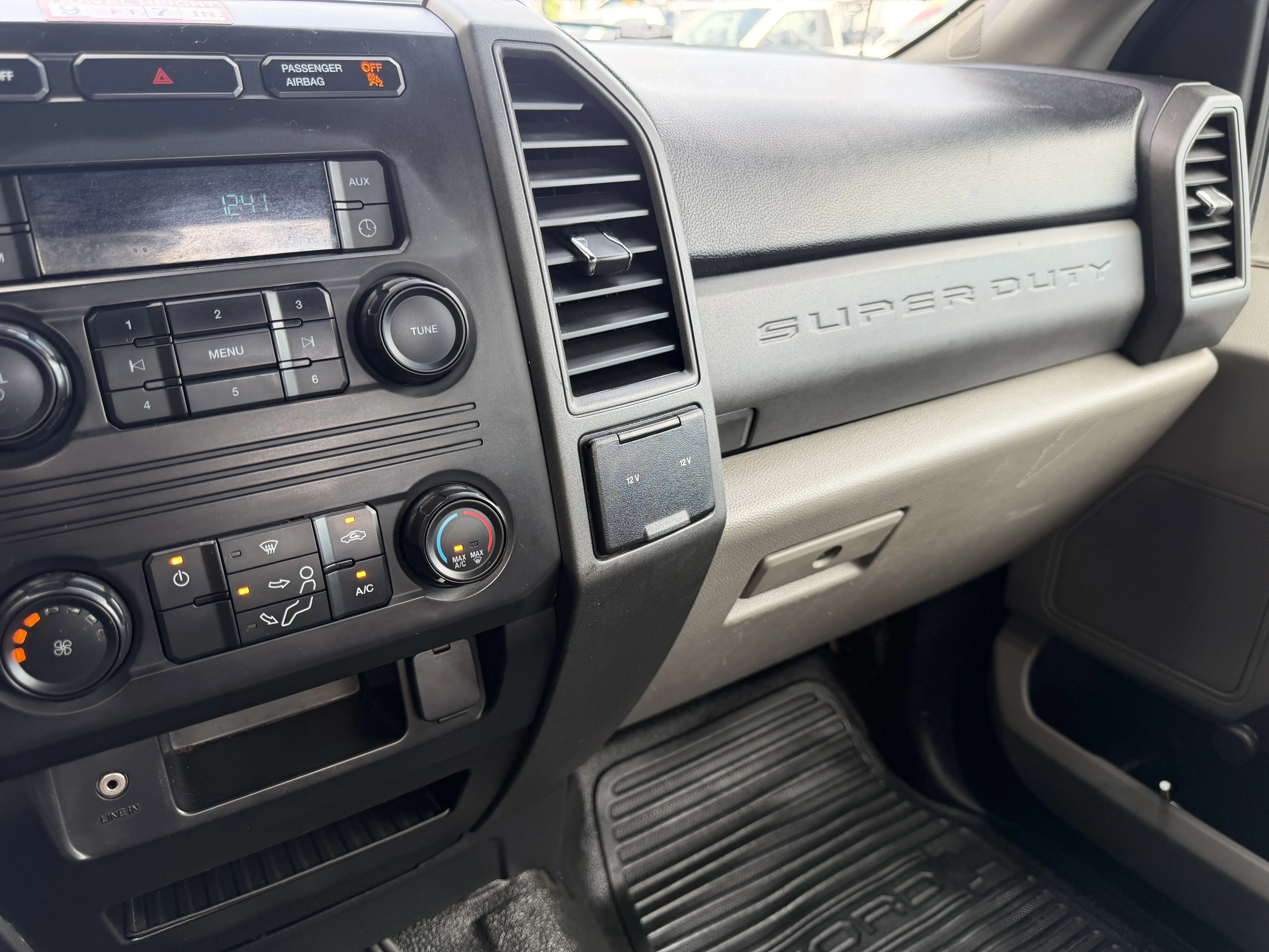 Used 2019 Oxford White   Z1 Ford XLT image 19