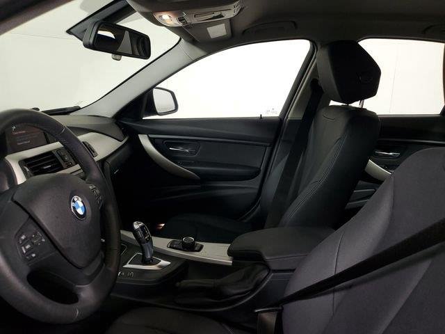Used 2018 Jet Black BMW 320i xDrive image 21
