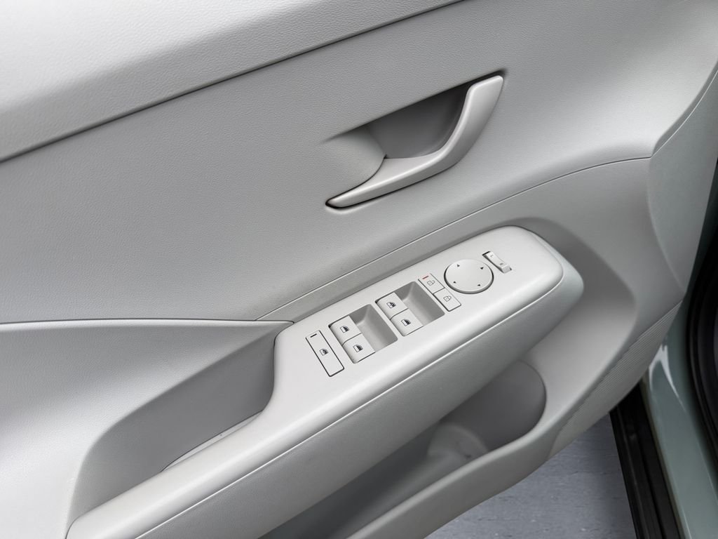 Used 2024 Green Hyundai SEL image 12