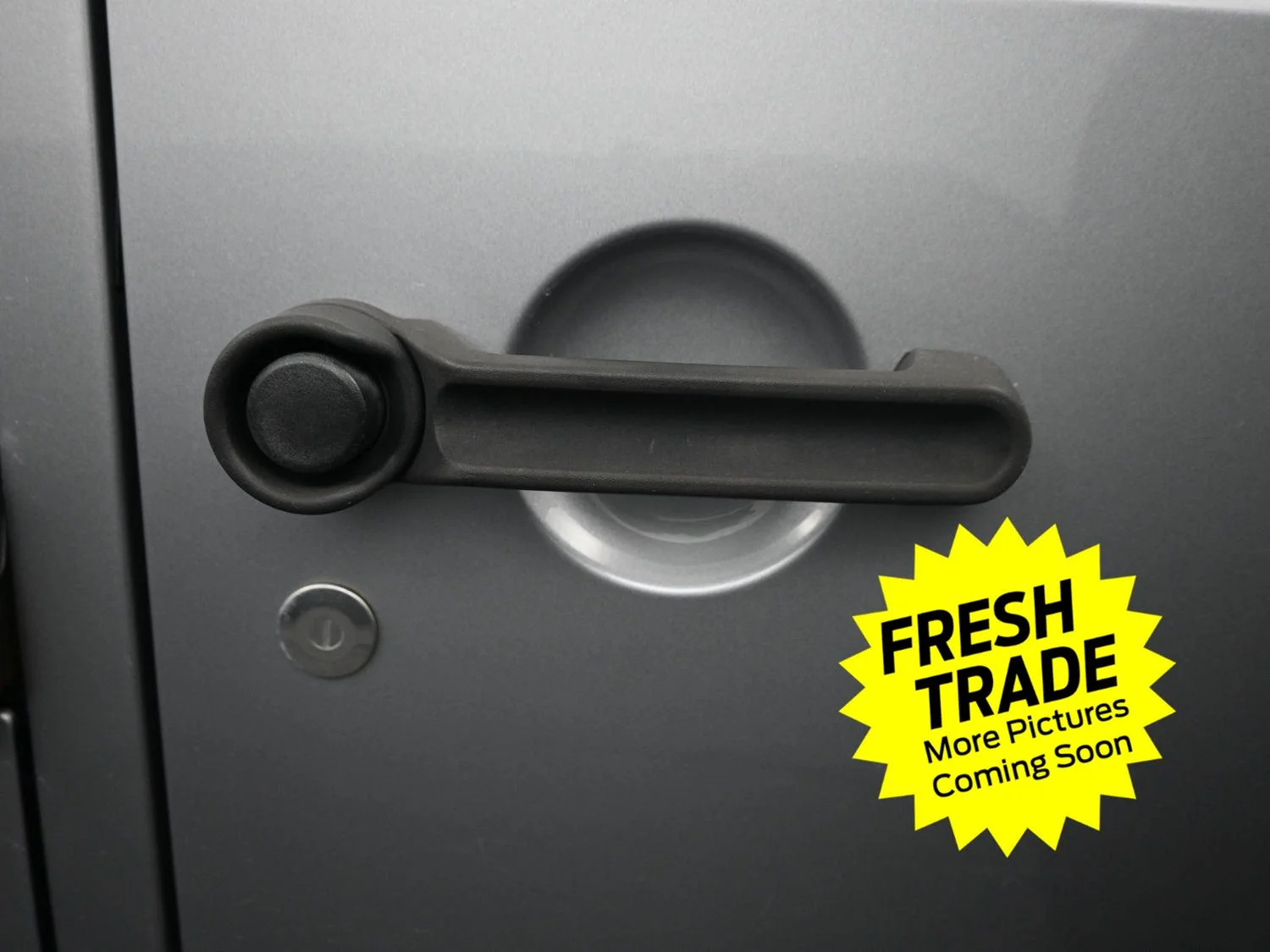 Used 2016 Billet Silver Metallic Clearcoat Jeep Black Bear image 7