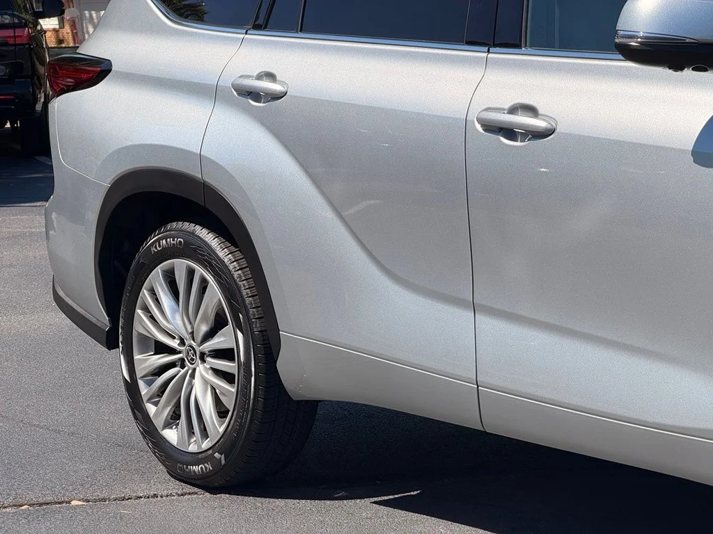 Used 2023 Silver Toyota Platinum image 9
