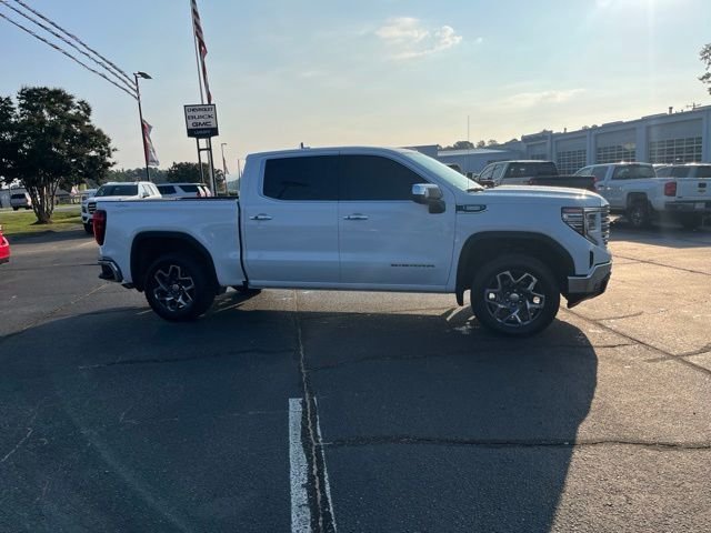Used 2024 White GMC SLT image 2
