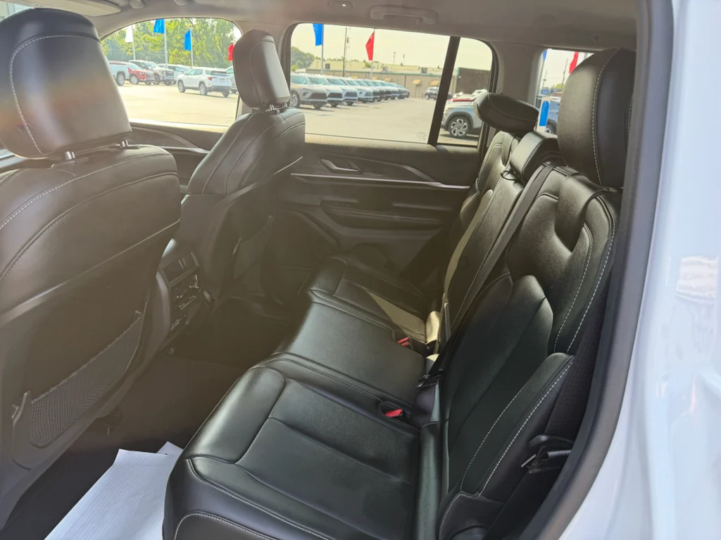 Used 2023 White Jeep Limited image 5