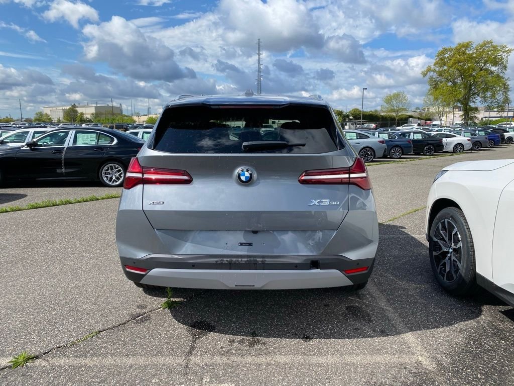 New 2026 Skyscraper Grey Metallic BMW 30 xDrive image 3