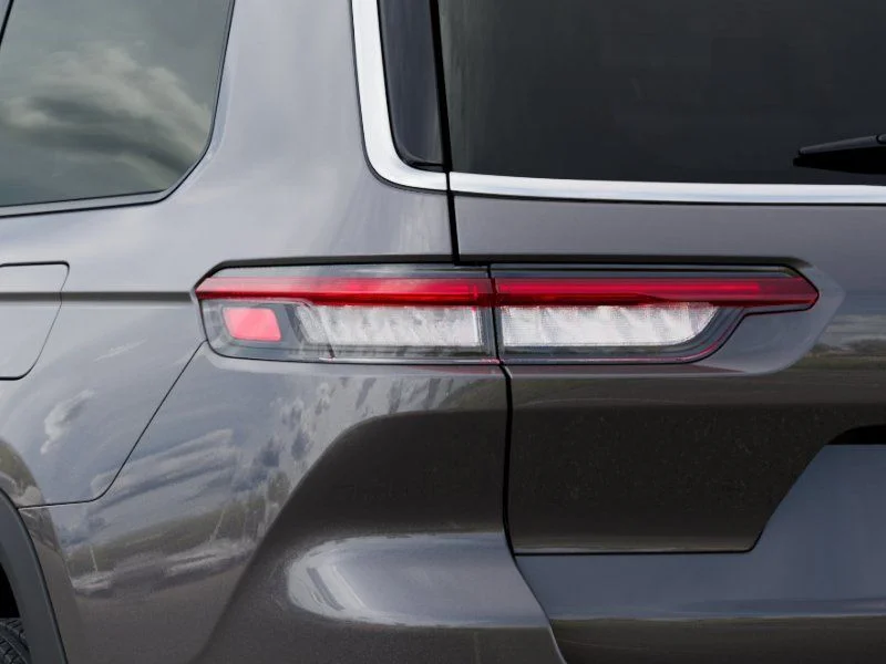 New 2026 Baltic Gray Metallic Clear-Coat Exterior Paint Jeep Limited image 9