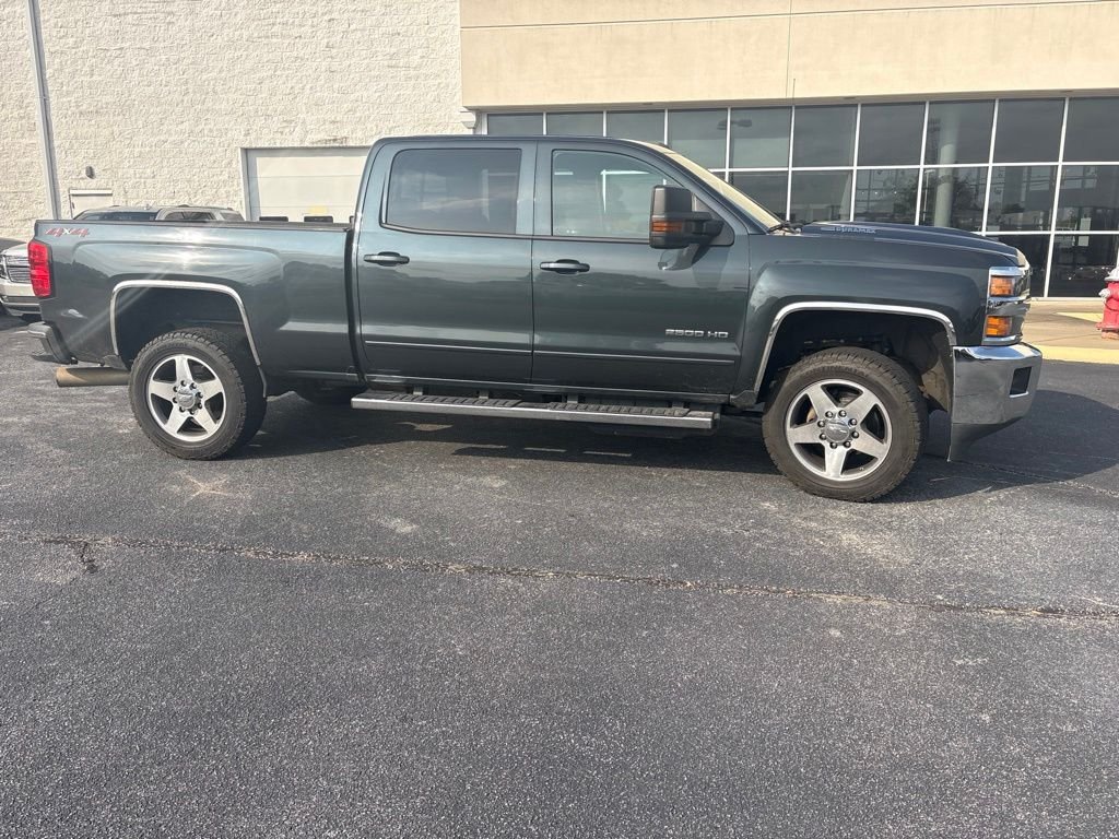 Used 2018 Gray Chevrolet LT image 2
