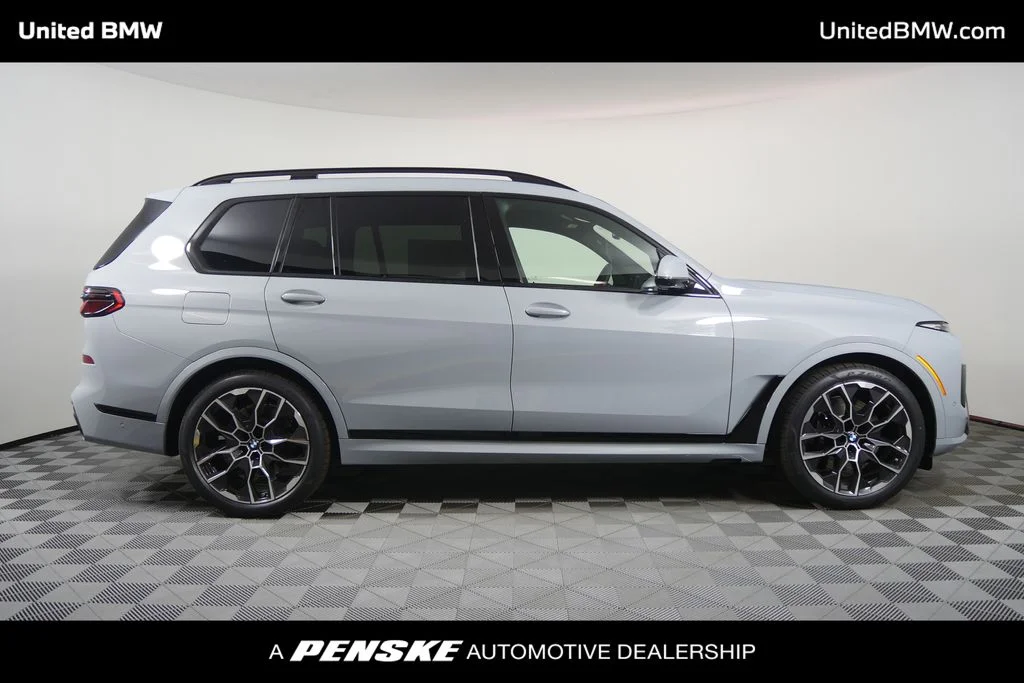 New 2027 Gray Metallic BMW xDrive40i image 2