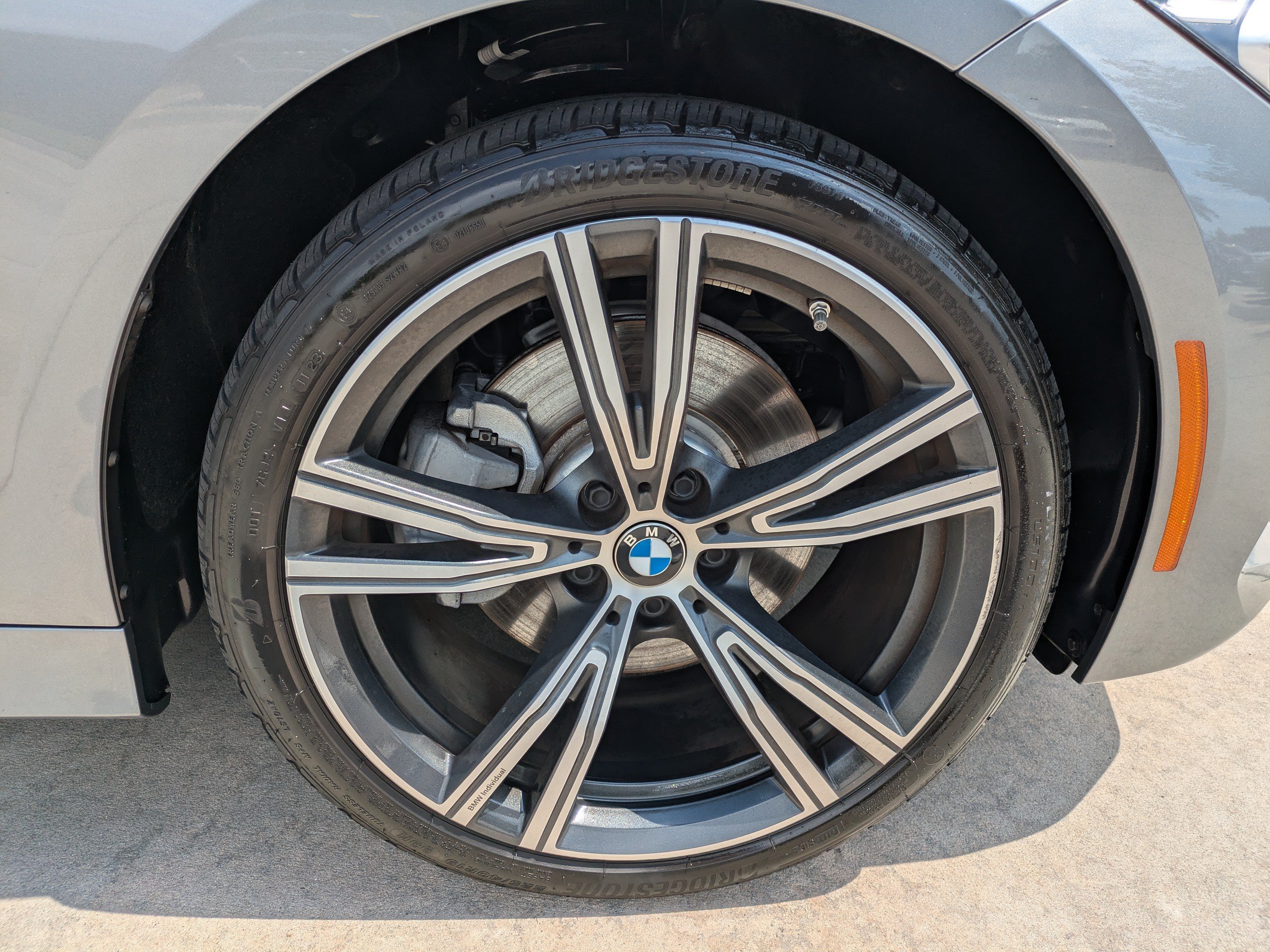 2023 BMW 3 Series 330i - Photo 9