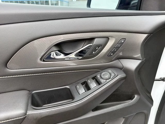 2023 Chevrolet Traverse Premier - Photo 23