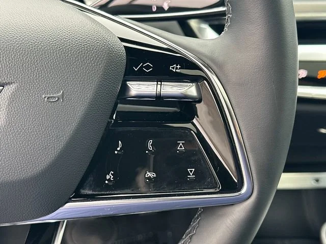 2025 Cadillac LYRIQ Sport 1 - Photo 8