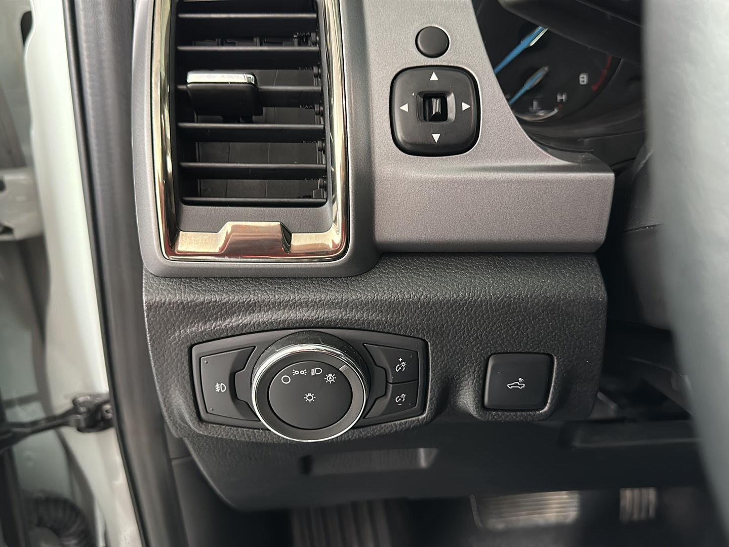 Used 2022 Cactus Gray Ford XLT image 19
