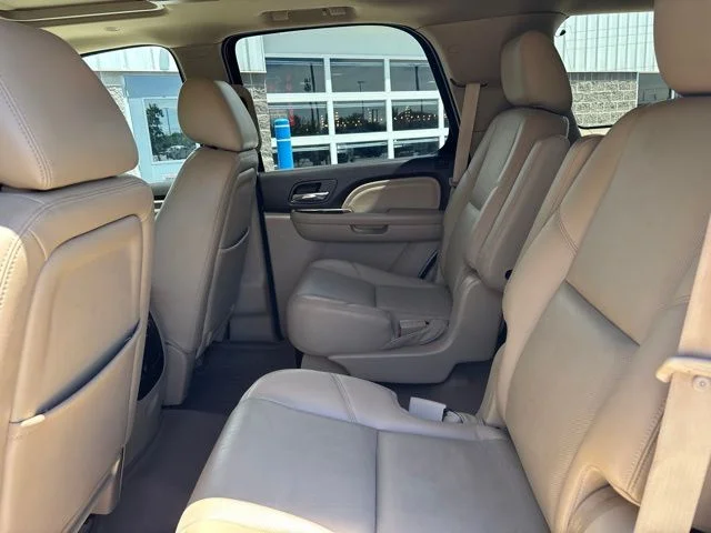 Used 2014 White Diamond Tricoat GMC Denali image 32