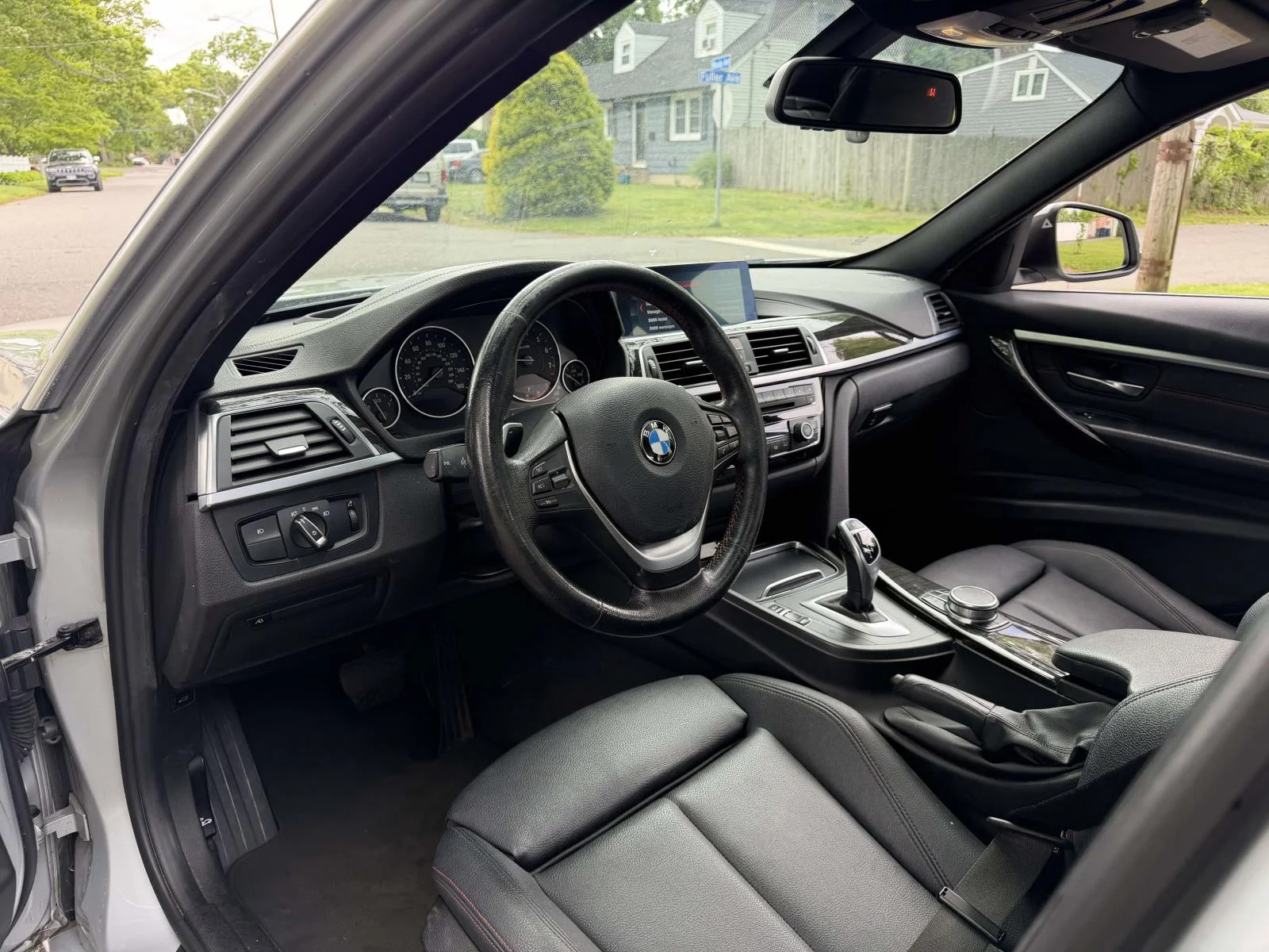 Used 2018 Silver BMW 330i xDrive image 17