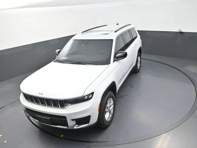 New 2026 Bright White Clear-Coat Exterior Paint Jeep Laredo image 13
