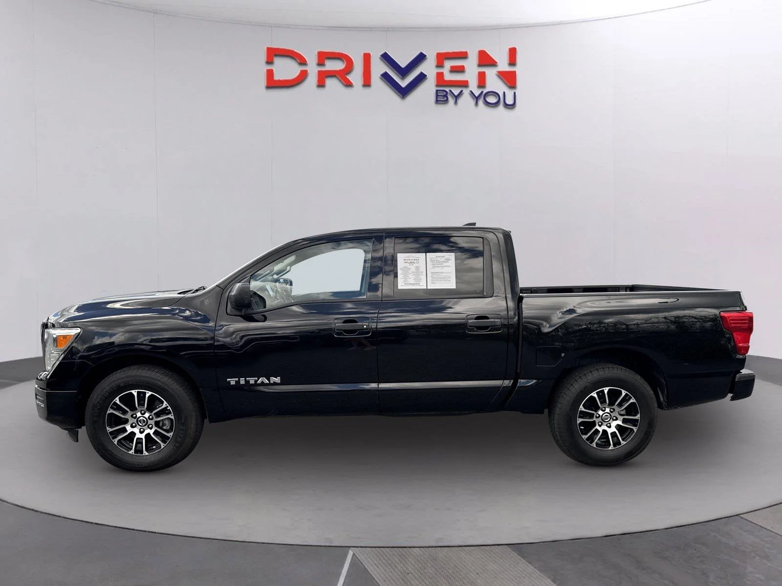Used 2022 Super Black Nissan SV image 6