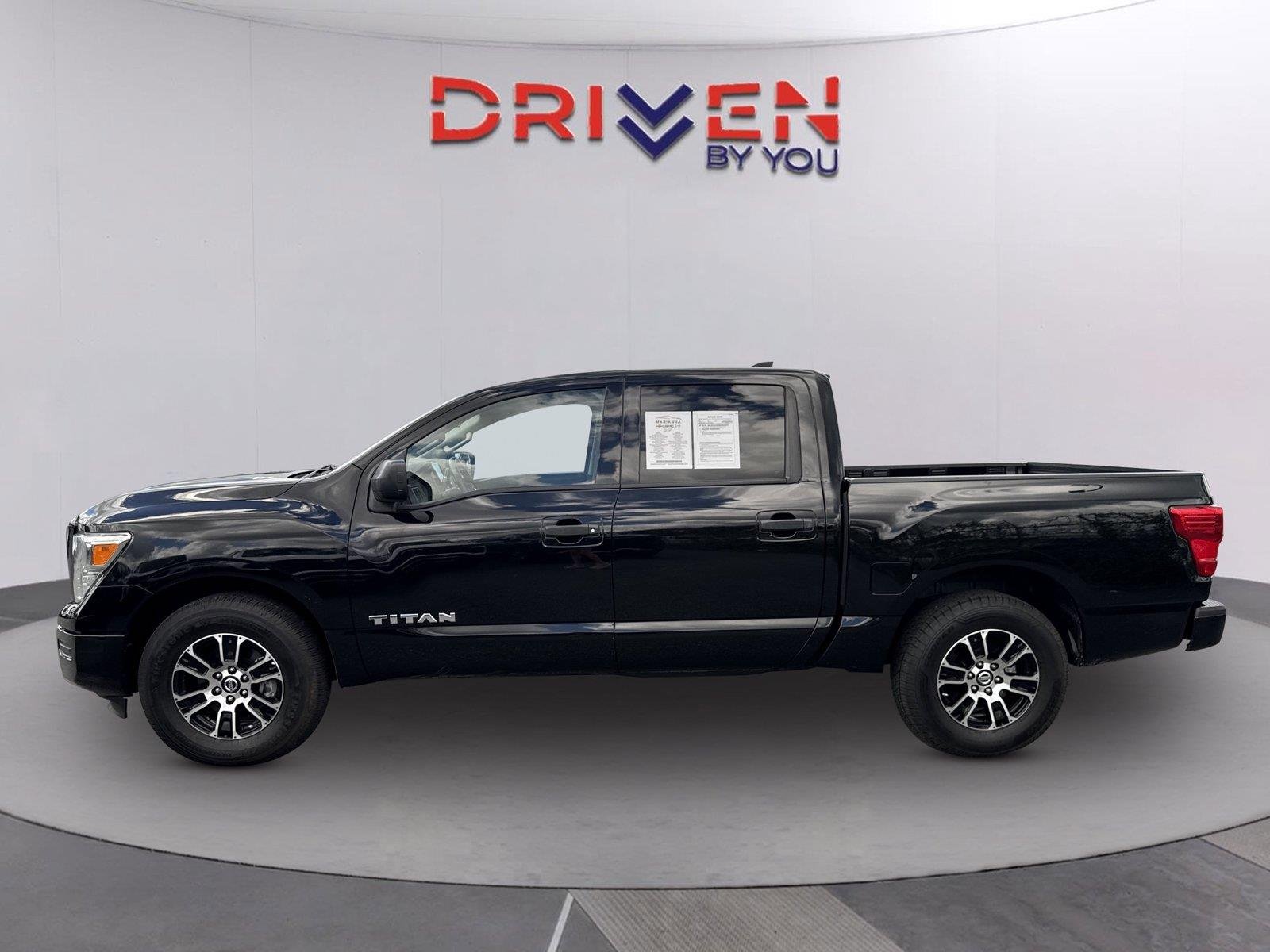 Used 2022 Super Black Nissan SV image 6