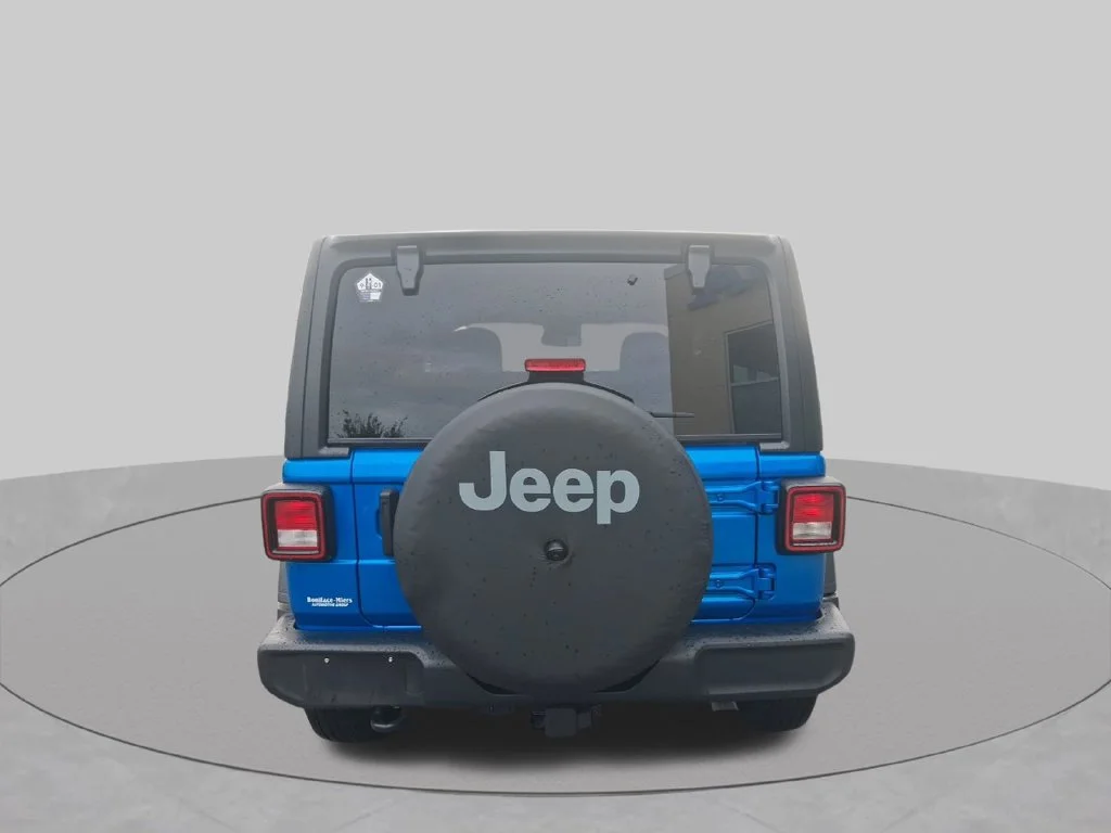 Used 2025 Blue Jeep Sport S image 9