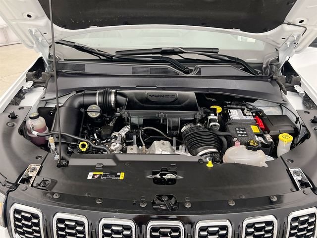 Certified Used 2025 White Jeep Limited 4x4 image 36